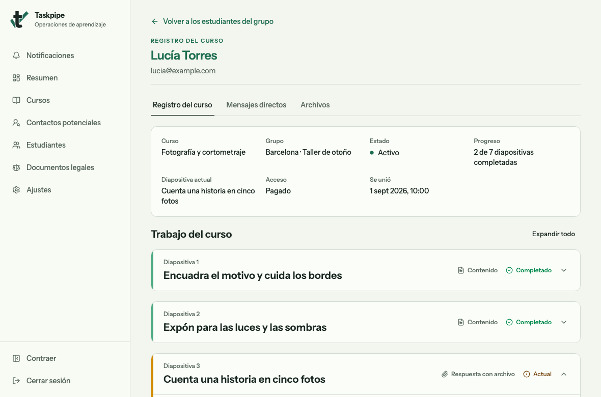 Registro del curso de Lucía con sus tareas y la pestaña Mensajes directos