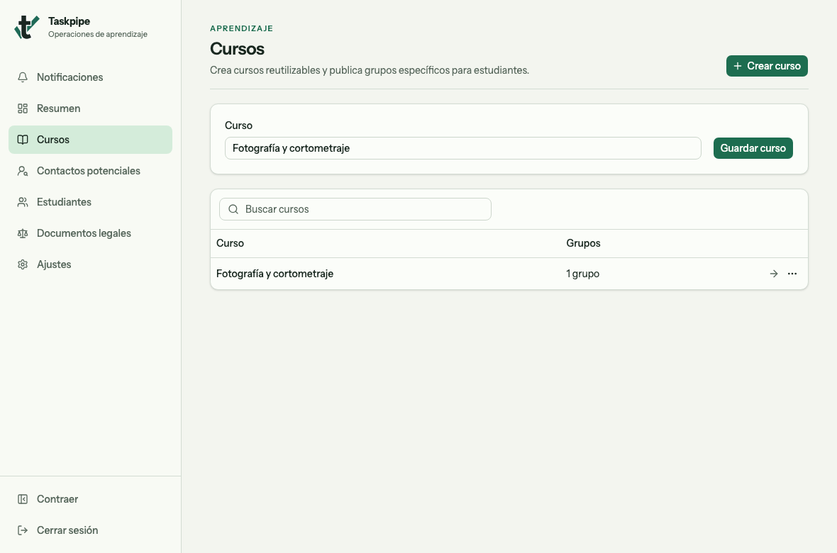 Página de Cursos con Crear curso, el campo del nombre y Guardar curso